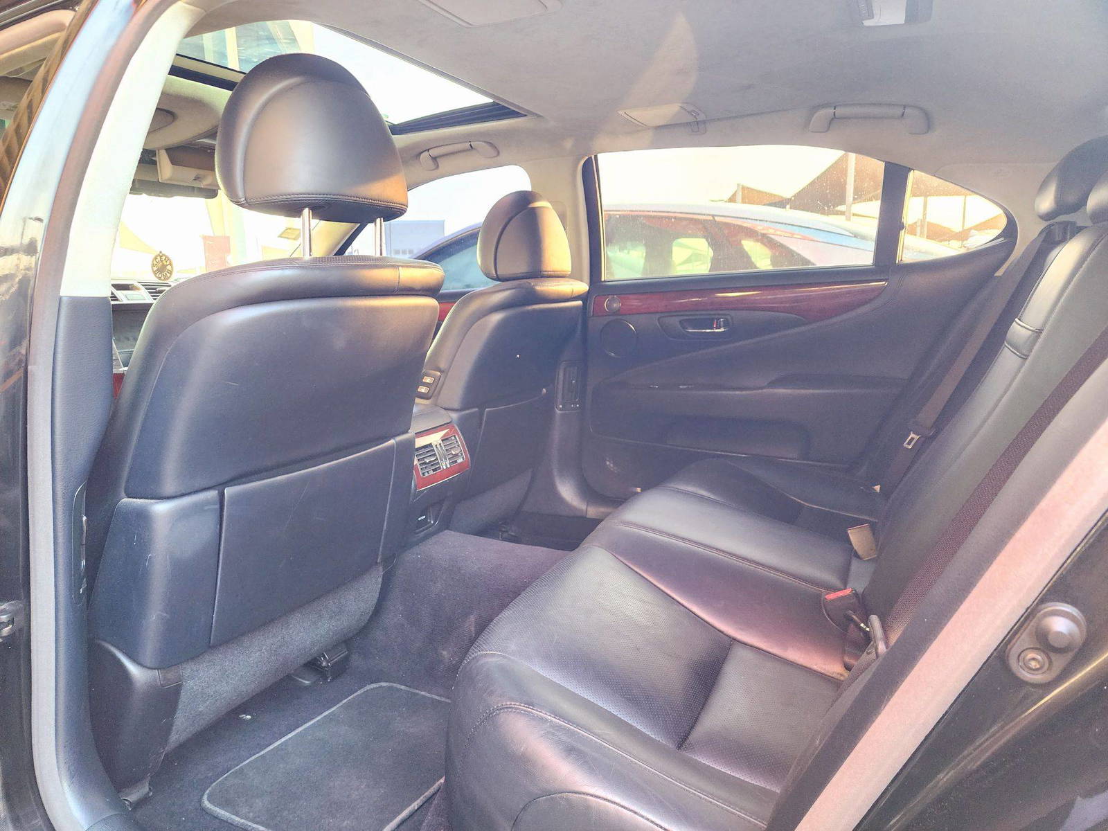 2011 LEXUS LS 460 — 217696 Miles — Lot F8B5003302 — Souq - Marhaba Auctions Used Cars - Image 6
