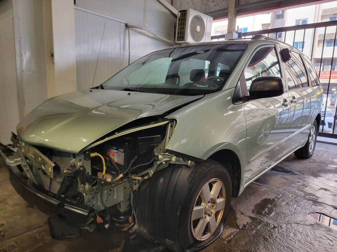 2007 TOYOTA SIENNA — 172528 Miles — Lot 38469790 - Marhaba Auctions Used Cars - Image 9