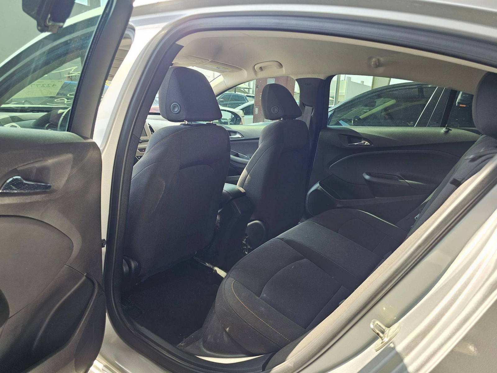 2018 CHEVROLET CRUIZE — 146775 Miles — Lot M8J7186708 — Souq - Marhaba Auctions Used Cars - Image 6