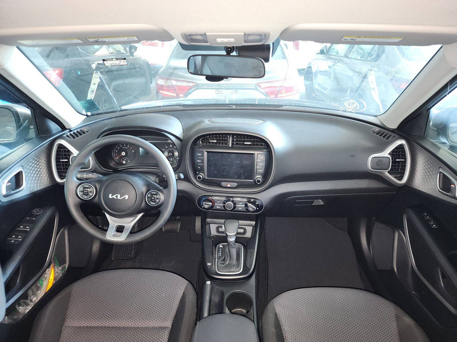 2022 KIA SOUL — 5584 Miles — Lot 83199944 — Souq - Marhaba Auctions Used Cars - Image 8