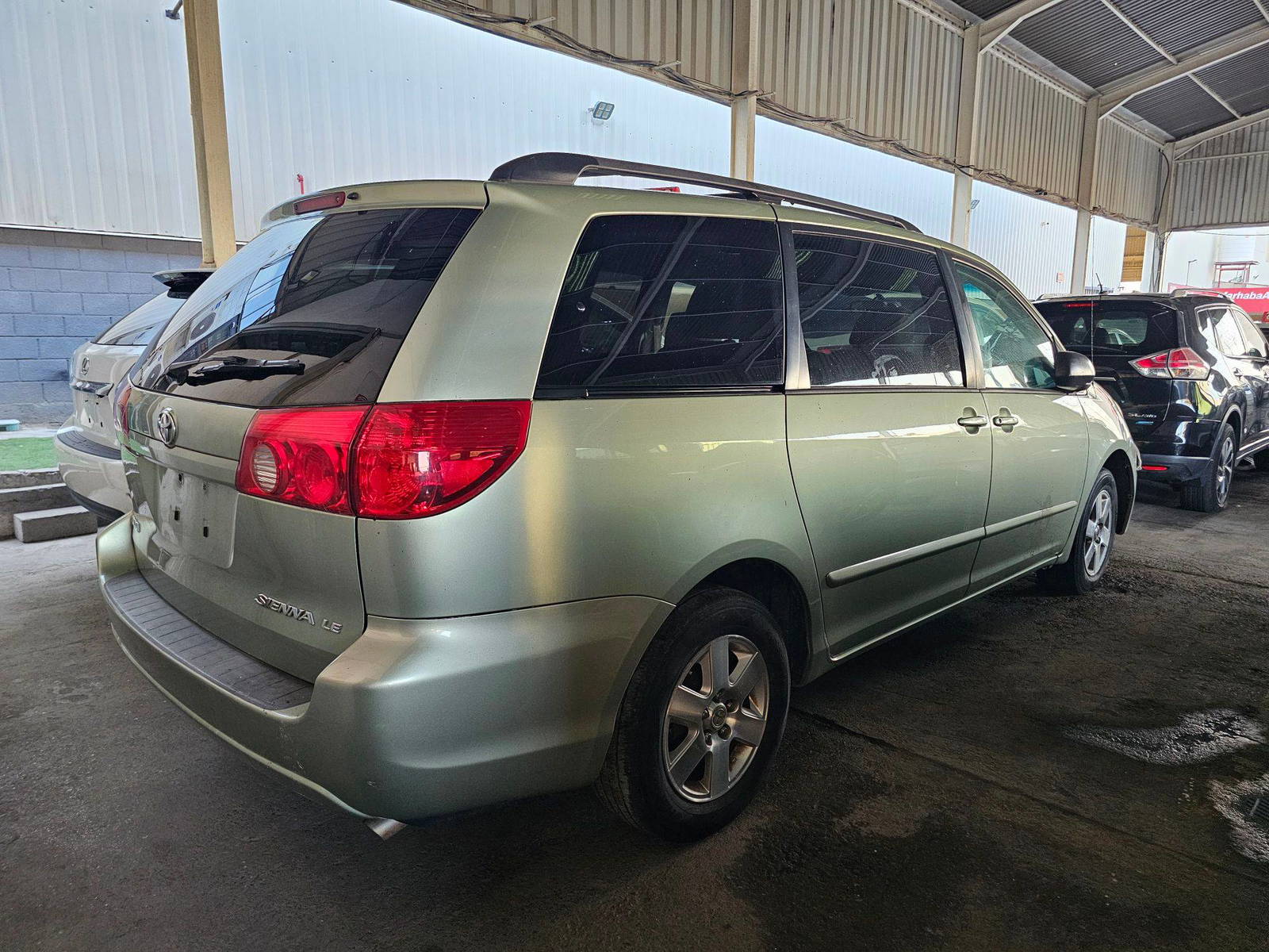 2008 TOYOTA SIENNA — 166487 Miles — Lot 92642595 - Marhaba Auctions Used Cars - Image 3