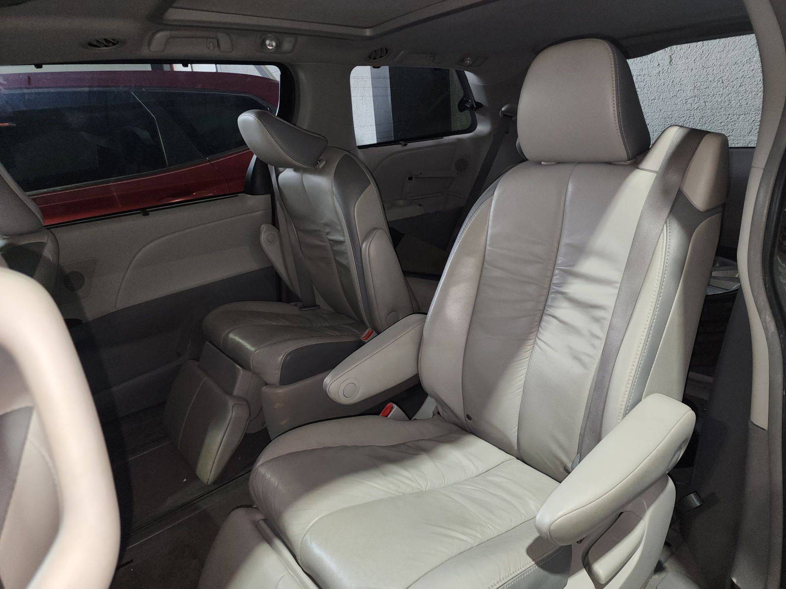 TOYOTA SIENNA 2011 - Marhaba Auction Used Cars - Image 9