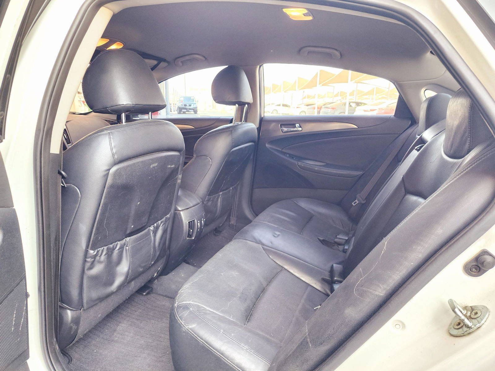 2012 HYUNDAI SONATA — 258796 KM — Lot 010389 — Souq - Marhaba Auctions Used Cars - Image 6