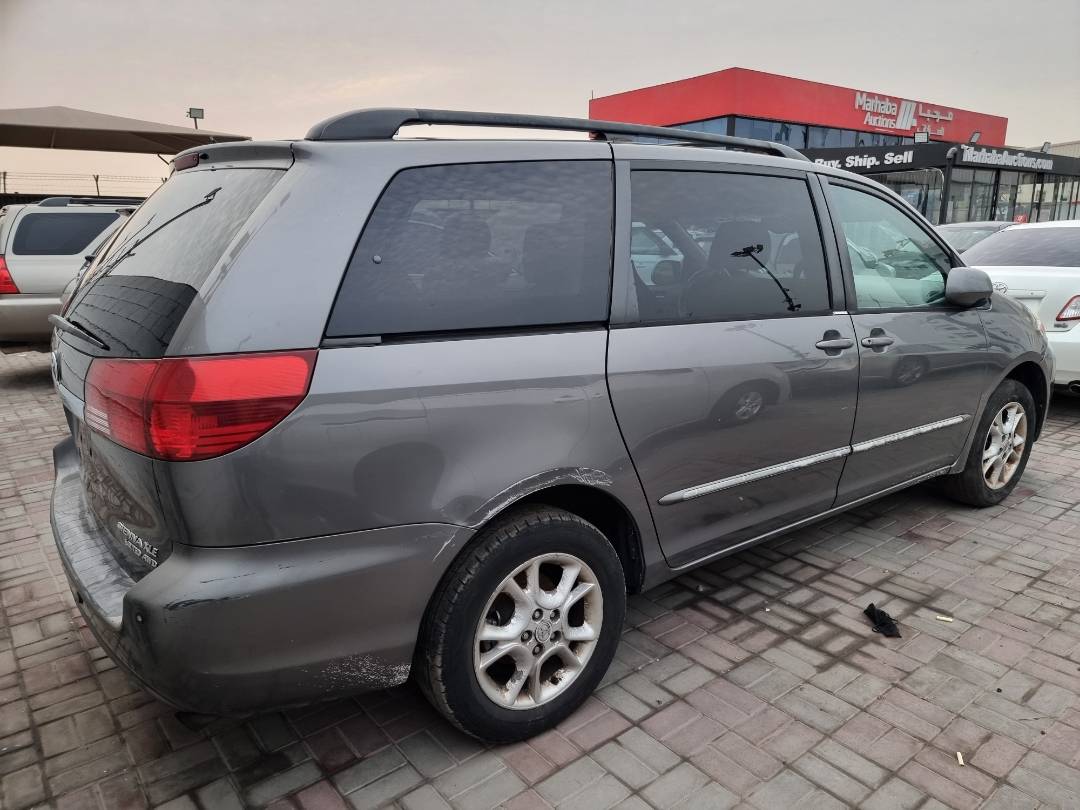 2004 TOYOTA SIENNA — 242447 Miles — Lot 124587 — Ind. 12 - Marhaba Auctions Used Cars - Image 4