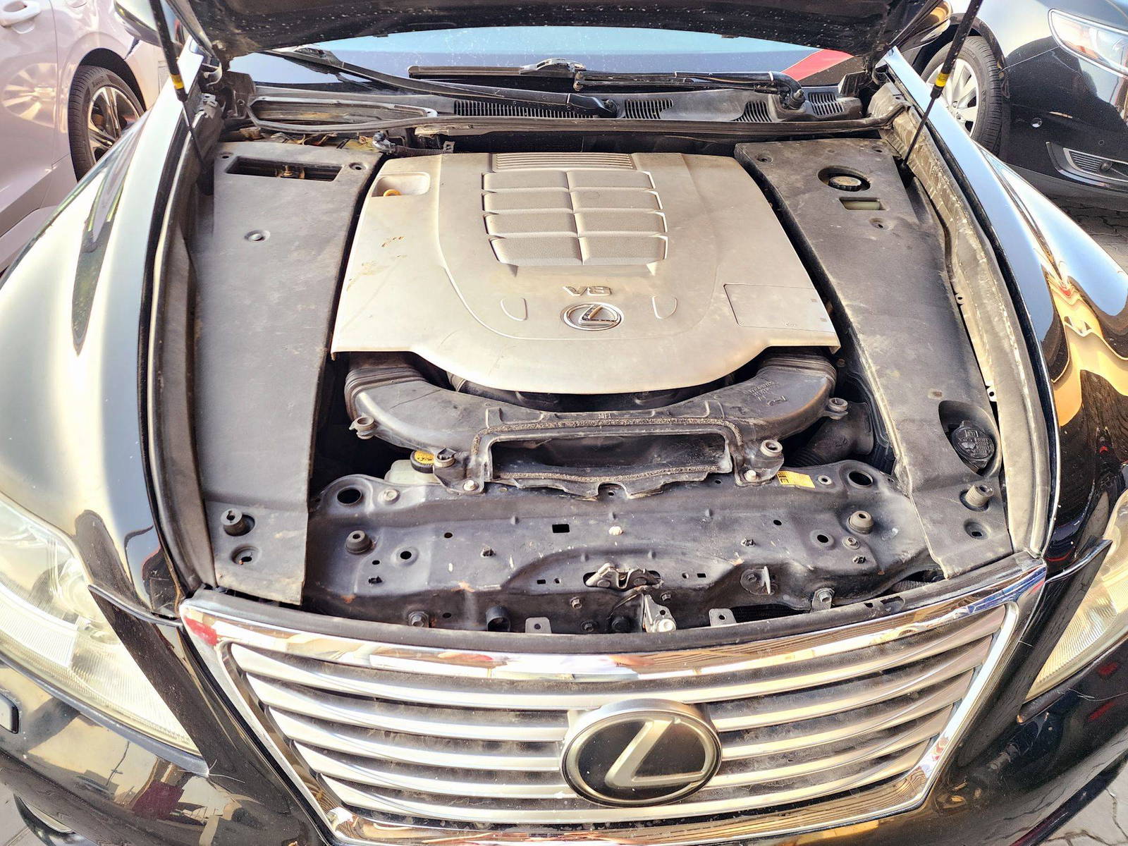 2011 LEXUS LS 460 — 217696 Miles — Lot F8B5003302 — Souq - Marhaba Auctions Used Cars - Image 11