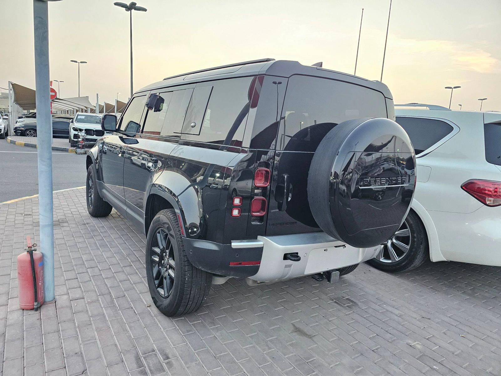 2024 LAND ROVER DEFENDER 110 S — 26899 KM — Lot R2276057 — Souq - Marhaba Auctions Used Cars - Image 3