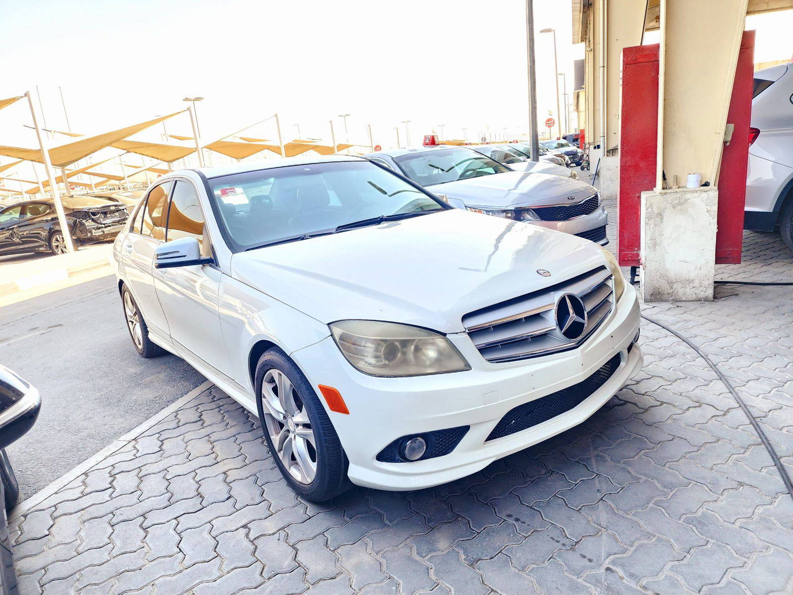 2010 MERCEDES BENZ C300 — 264987 KM — Lot 5AR088797 — Souq - Marhaba Auctions Used Cars - Image 4