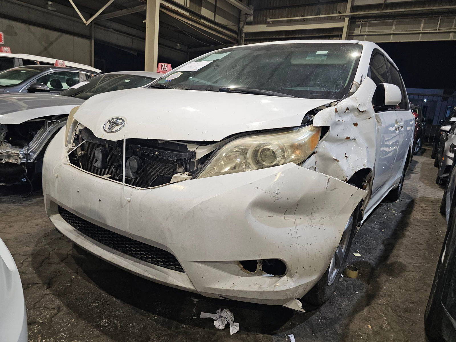 TOYOTA SIENNA 2011 - Marhaba Auction Used Cars - Image 4