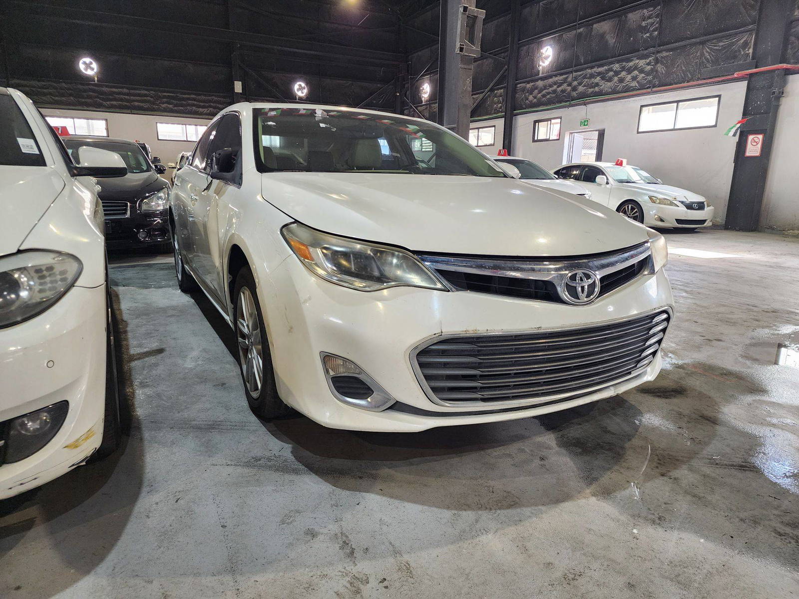 2014 TOYOTA AVALON — 174490 Miles — Lot 43091837 — Ind. 12 - Marhaba Auctions Used Cars - Image 4