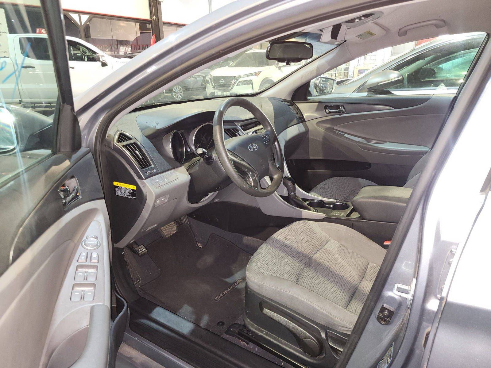 2015 HYUNDAI SONATA — 126594 Miles — Lot 930098 — Al Quoz - Marhaba Auctions Used Cars - Image 10