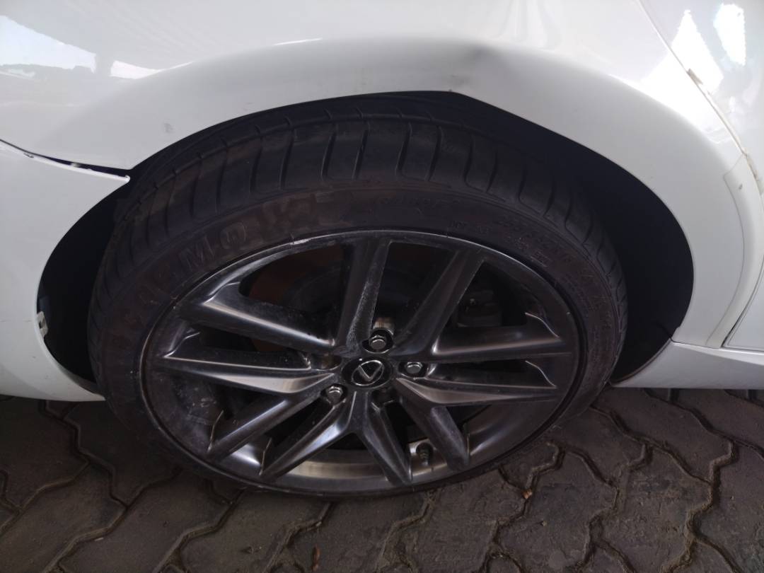 2014 LEXUS IS-350 — 104619 Miles — Lot 001477 - Marhaba Auctions Used Cars - Image 6