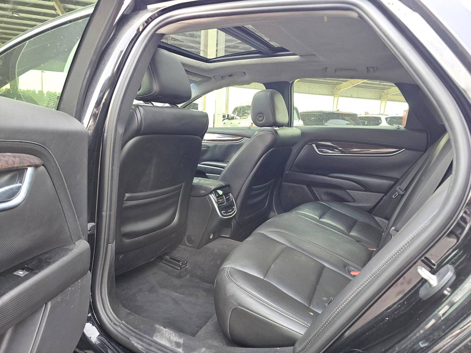 2016 CADILLAC XTS — 114871 Miles — Lot G9119870 — Souq - Marhaba Auctions Used Cars - Image 7