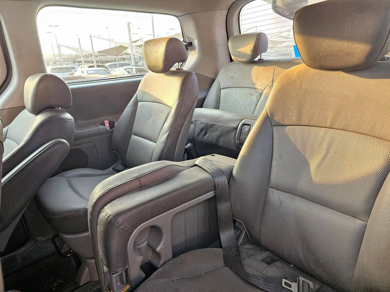 2009 HYUNDAI GRAND STAREX — 147074 KM — Lot JP9U152478 — Souq - Marhaba Auctions Used Cars - Image 8