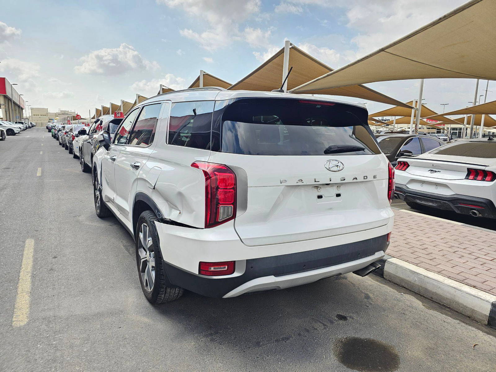 2020 HYUNDAI PALISADE SEL — 106212 Miles — Lot LU056078 — Souq - Marhaba Auctions Used Cars - Image 6