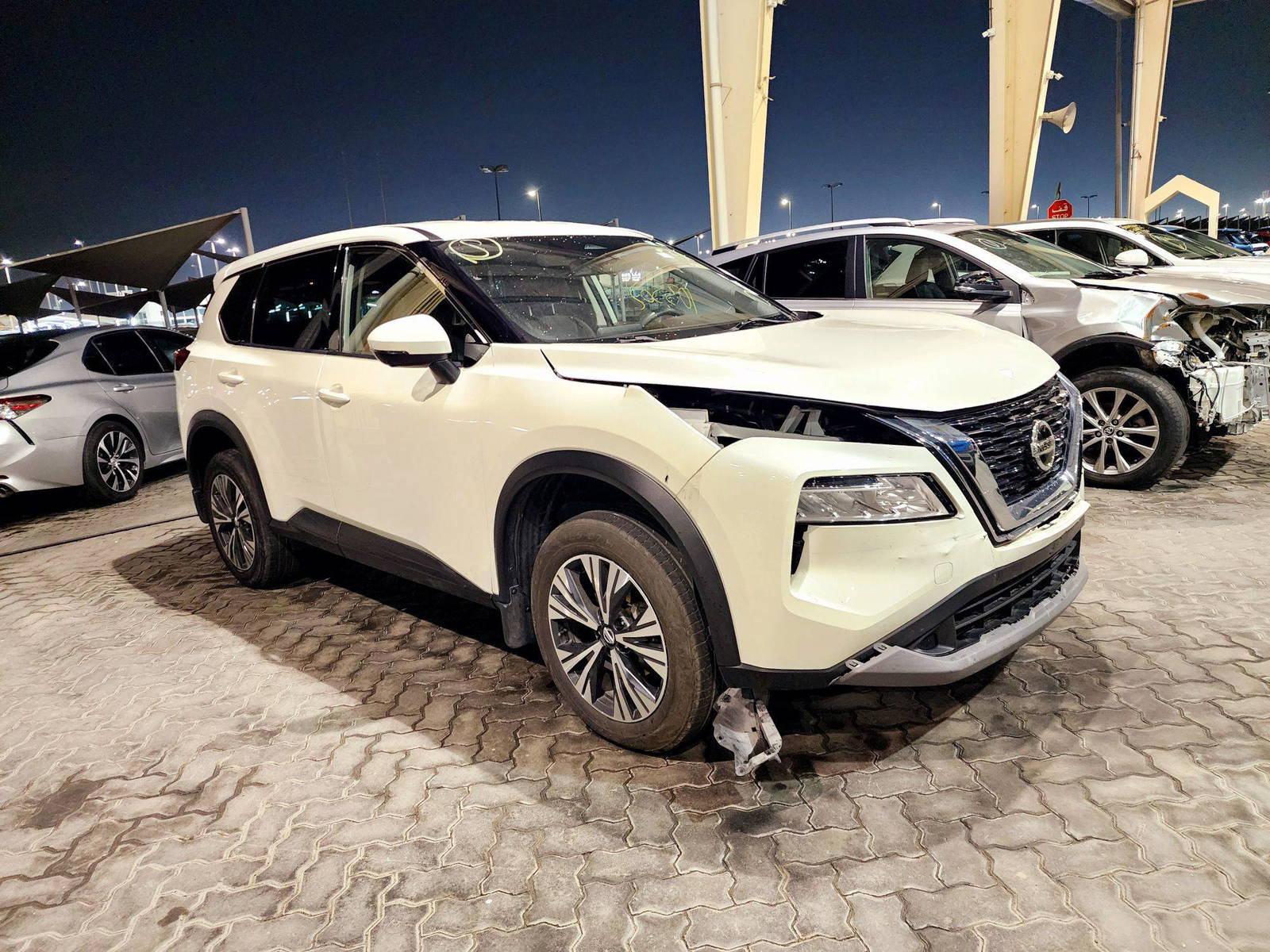 2021 NISSAN ROGUE — 103502 Miles — Lot W015677 — Souq - Marhaba Auctions Used Cars - Image 4