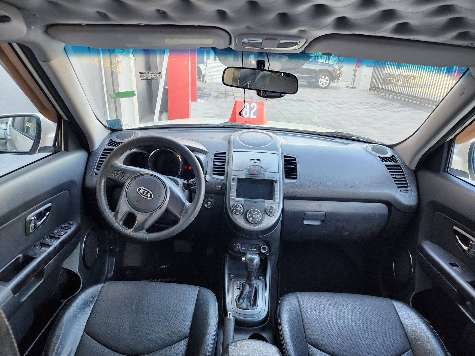 2011 KIA SOUL — 246120 KM — Lot 255511 — Souq - Marhaba Auctions Used Cars - Image 8