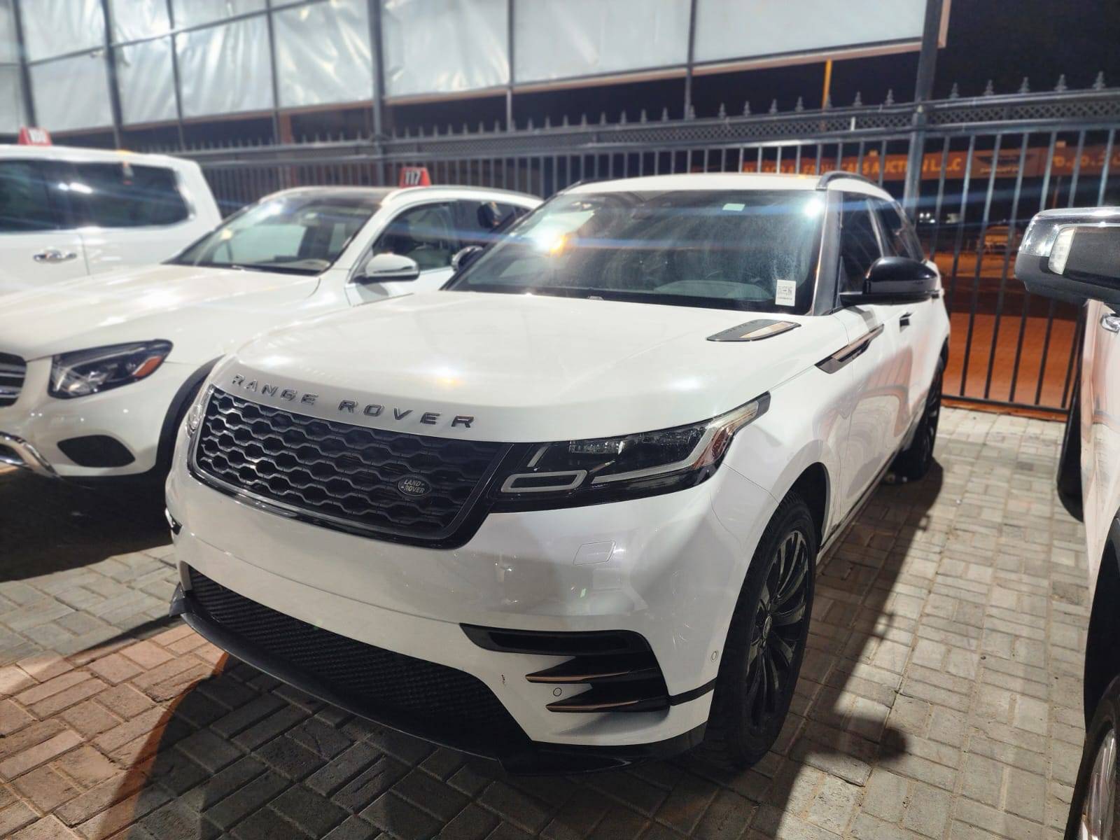 LAND ROVER RANGE ROVER VELAR R-DYNAMIC S