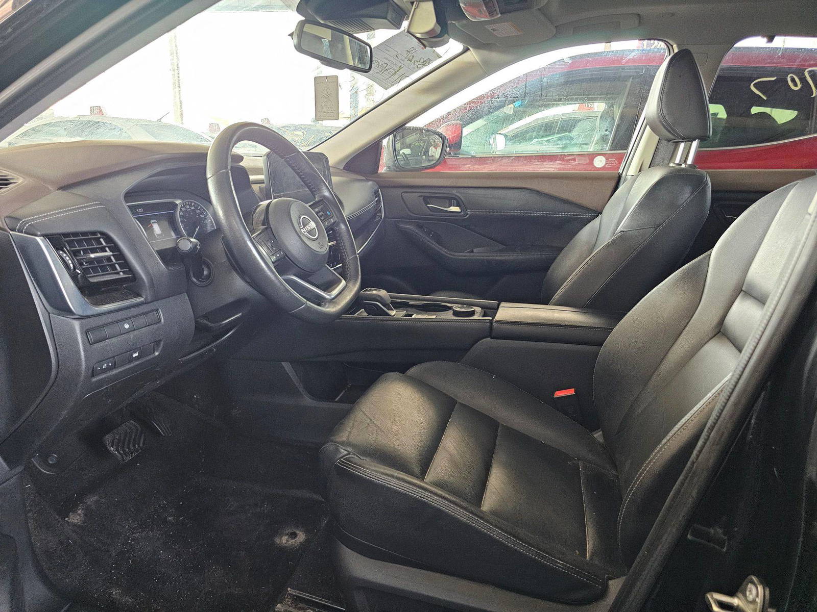 2023 NISSAN ROGUE — 71005 KM — Lot 12302707 — Souq - Marhaba Auctions Used Cars - Image 9