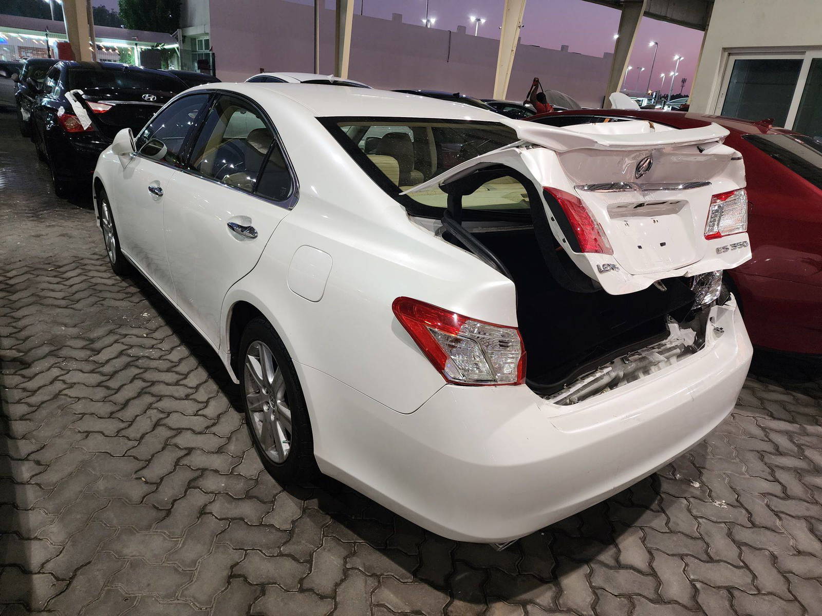 2009 LEXUS ES 350 — 215211 Miles — Lot 71502493 - Marhaba Auctions Used Cars - Image 3
