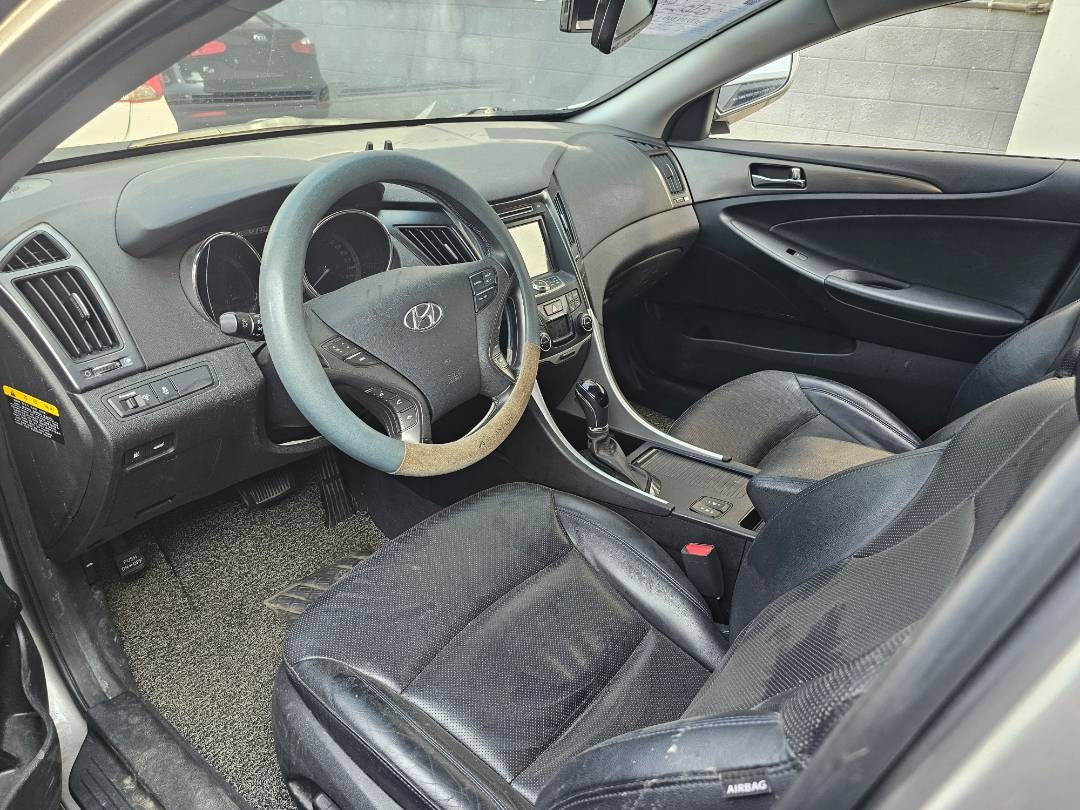 2014 HYUNDAI SONATA — 263901 KM — Lot 092903 — Souq - Marhaba Auctions Used Cars - Image 7