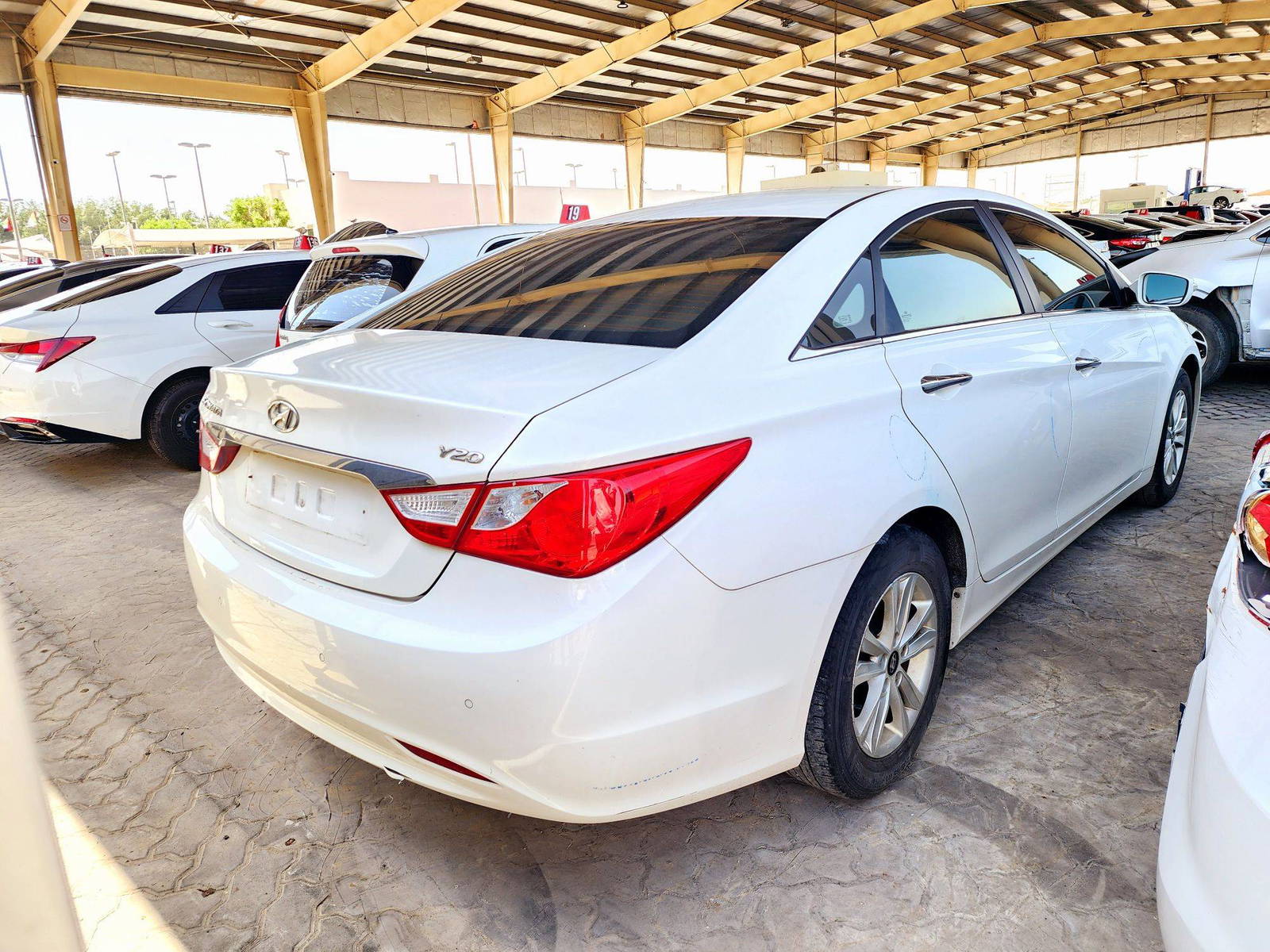 2011 HYUNDAI SONATA — 195192 KM — Lot 269158 — Souq - Marhaba Auctions Used Cars - Image 4