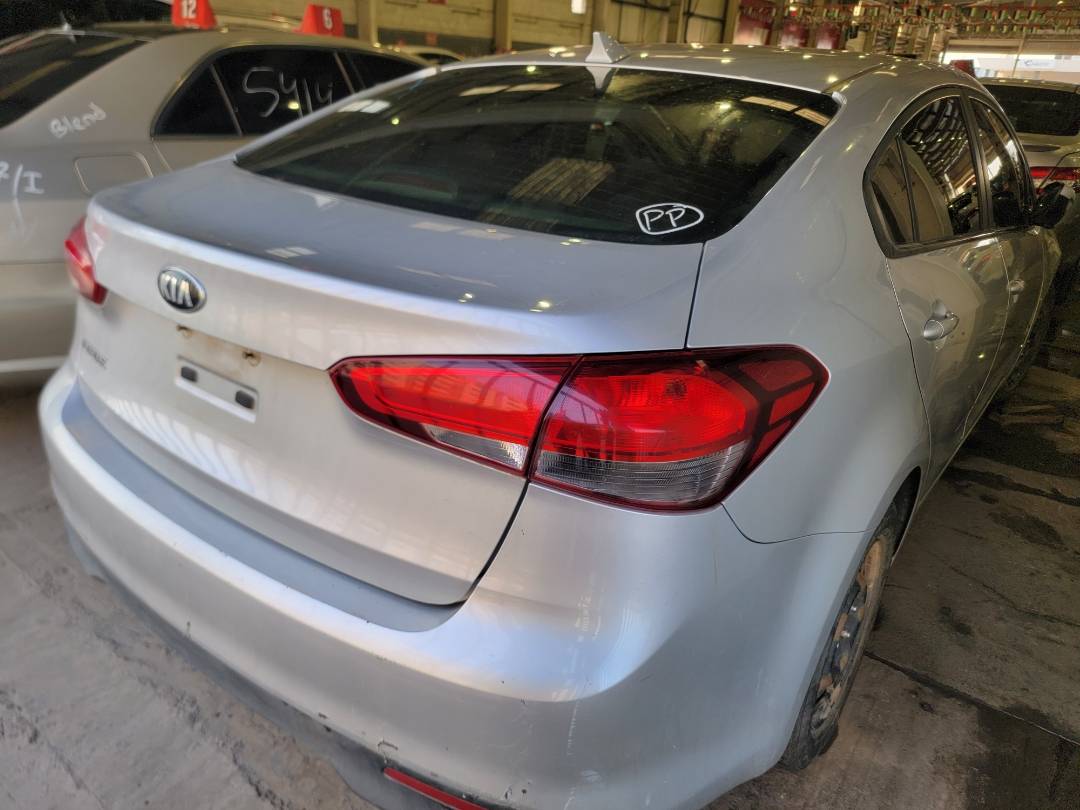 2017 KIA FORTE — 166404 Miles — Lot 7590737 — Souq - Marhaba Auctions Used Cars - Image 6