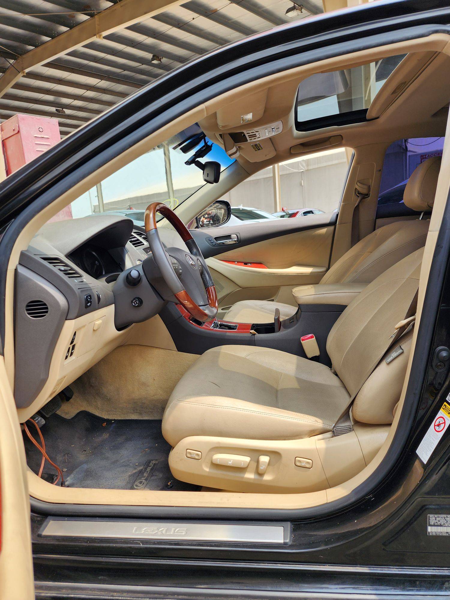 2007 LEXUS ES 350 — 260562 Miles — Lot 72017748 — Souq - Marhaba Auctions Used Cars - Image 12