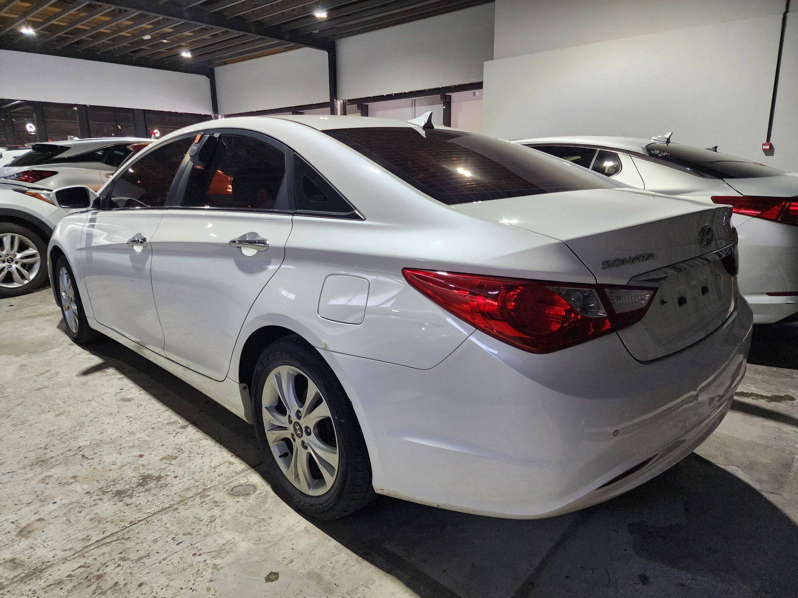 2010 HYUNDAI SONATA — 221550 KM — Lot 215487 — Main - Marhaba Auctions Used Cars - Image 6