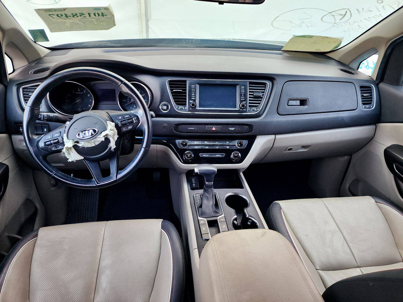 2019 KIA SEDONA — 45262 Miles — Lot 40158497 — Souq - Marhaba Auctions Used Cars - Image 7