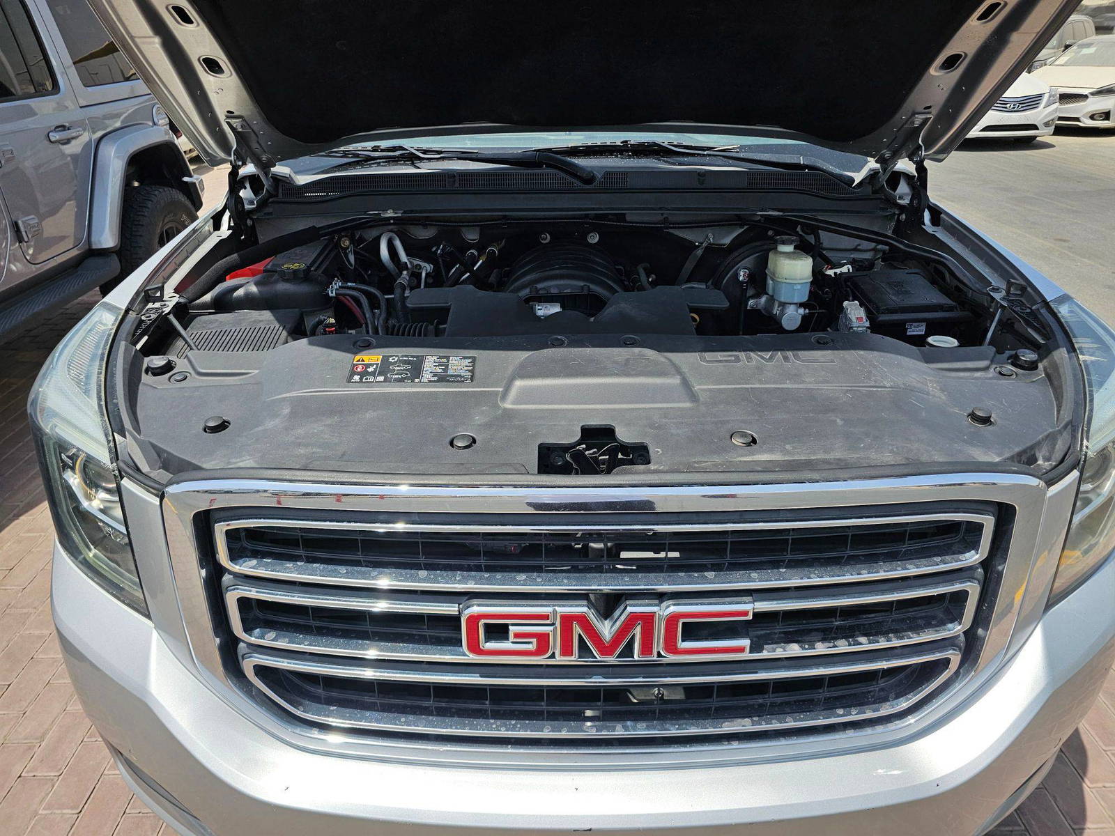 2020 GMC YUKON — 115870 KM — Lot 8EC1LR159377 — Souq - Marhaba Auctions Used Cars - Image 12