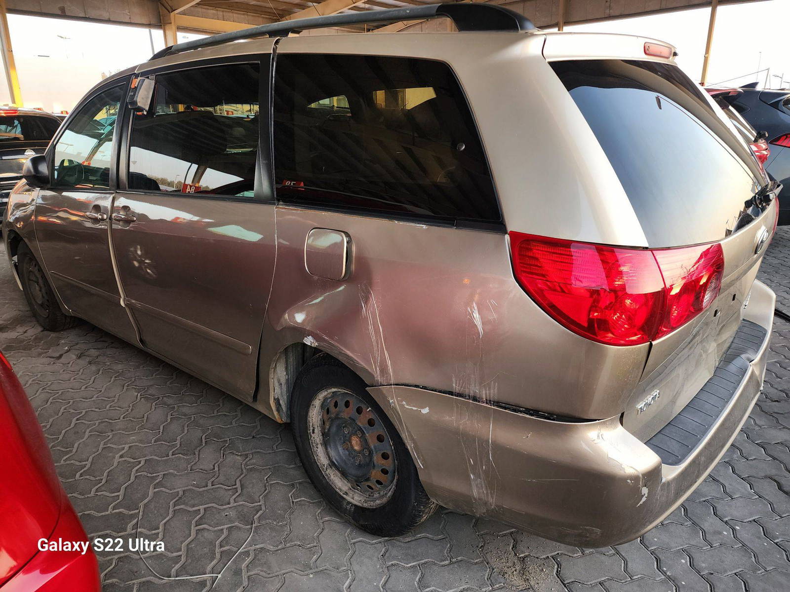2007 TOYOTA SIENNA — 206728 Miles — Lot 38787524 — Souq - Marhaba Auctions Used Cars - Image 4