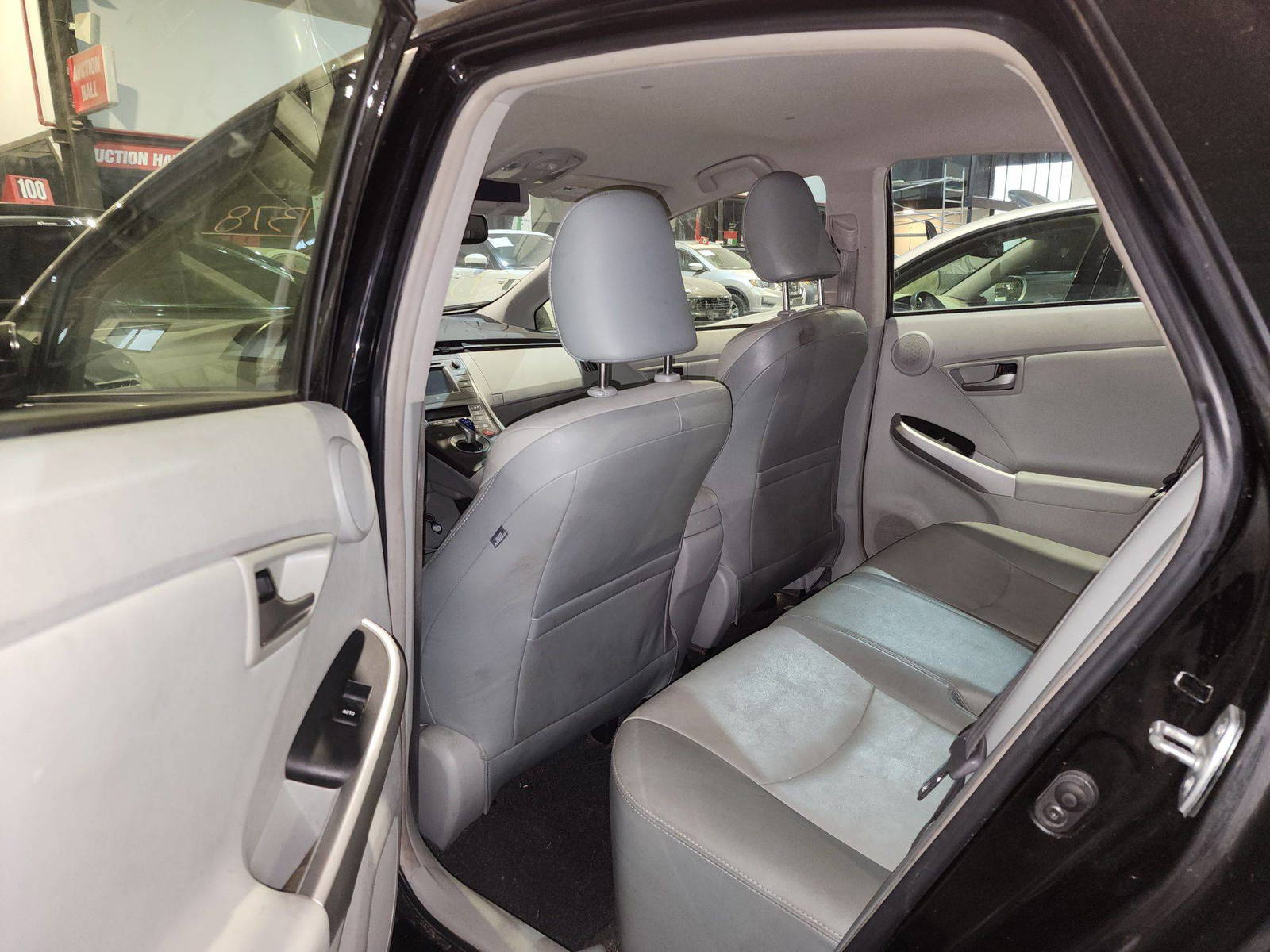 2014 TOYOTA PRIUS — 177126 Miles — Lot 1737846 — Al Quoz - Marhaba Auctions Used Cars - Image 7