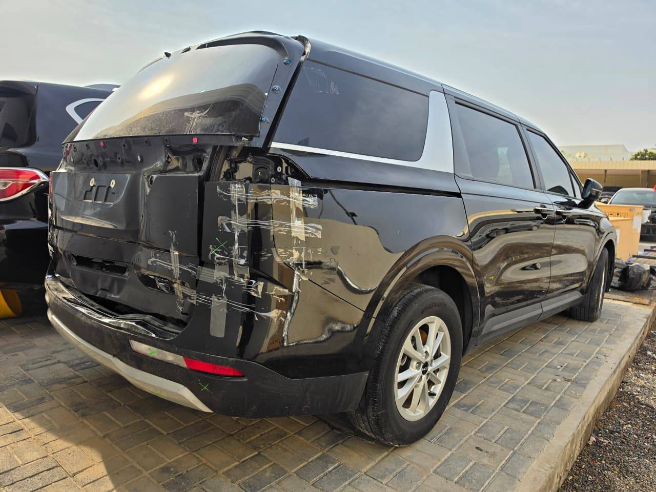 2024 KIA CARNIVAL LX — sold — 45036 Miles — Lot 45364124 - Marhaba Auctions Used Cars - Image 5