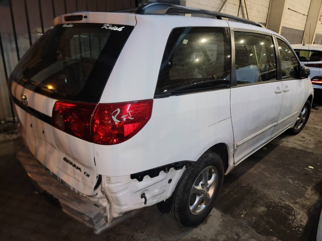 2007 TOYOTA SIENNA — 140898 Miles — Lot 68372883 - Marhaba Auctions Used Cars - Image 4