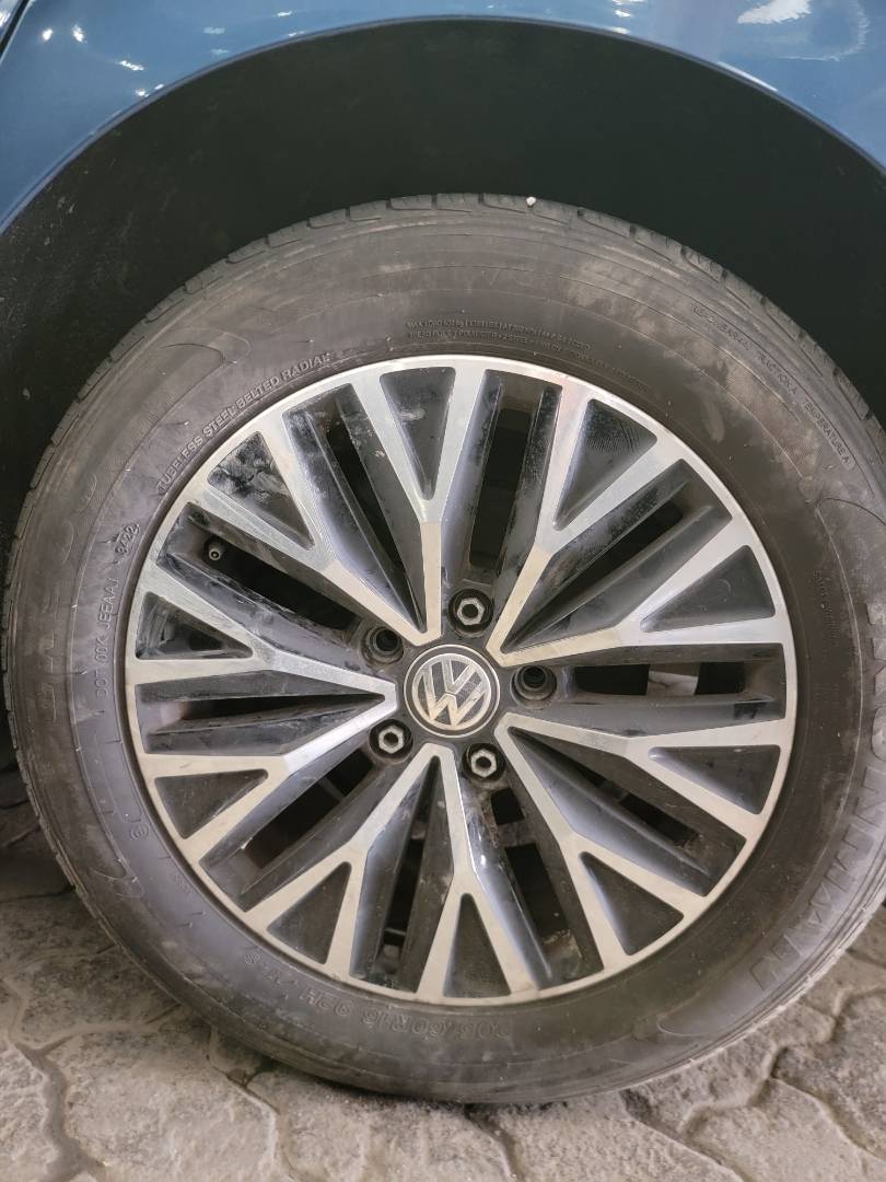 2019 VOLKSWAGEN JETTA — 64763 Miles — Lot 40278964 — Main - Marhaba Auctions Used Cars - Image 4