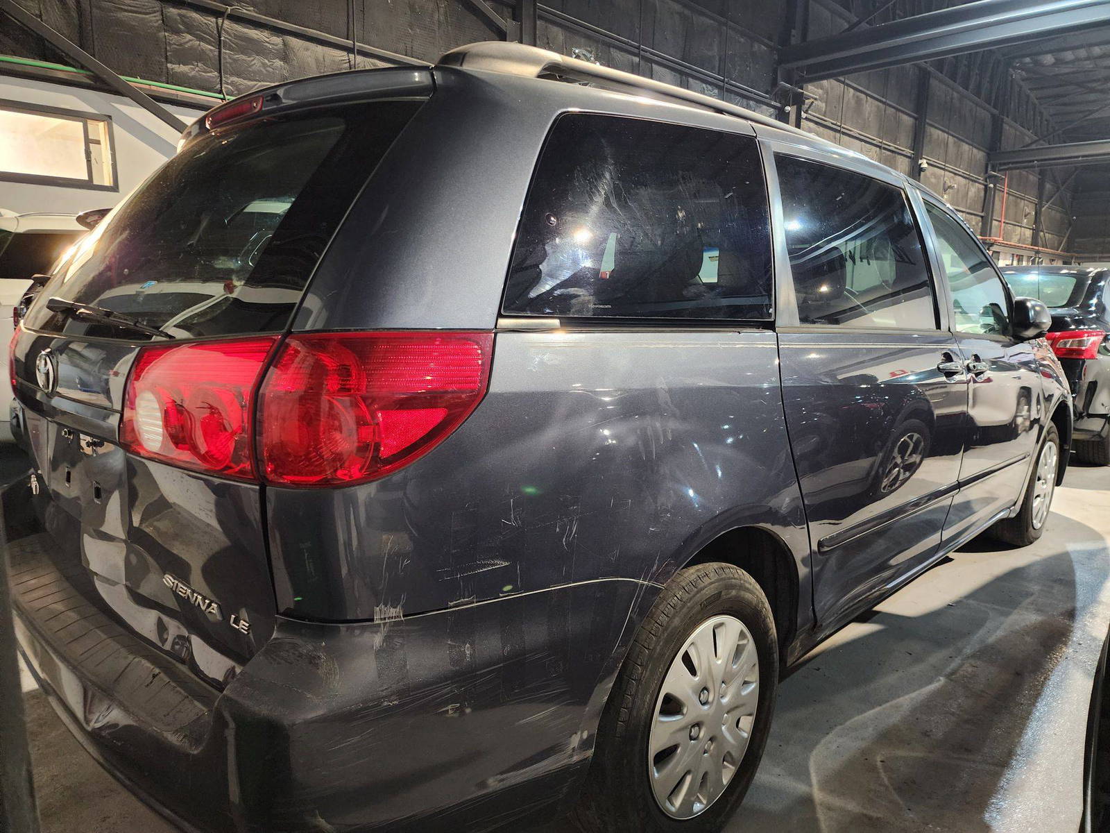 2008 TOYOTA SIENNA — 259746 Miles — Lot 67663184 — Al Quoz - Marhaba Auctions Used Cars - Image 5