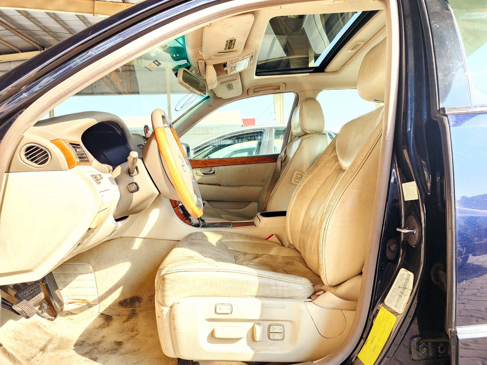 2001 LEXUS LS 430 — 285515 Miles — Lot 214587 — Souq - Marhaba Auctions Used Cars - Image 9