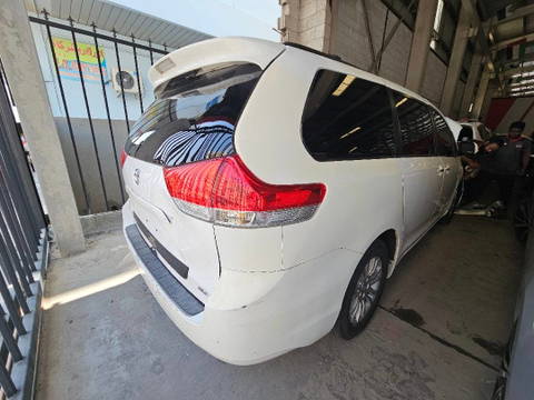 2013 TOYOTA SIENNA at Marhaba Auctions