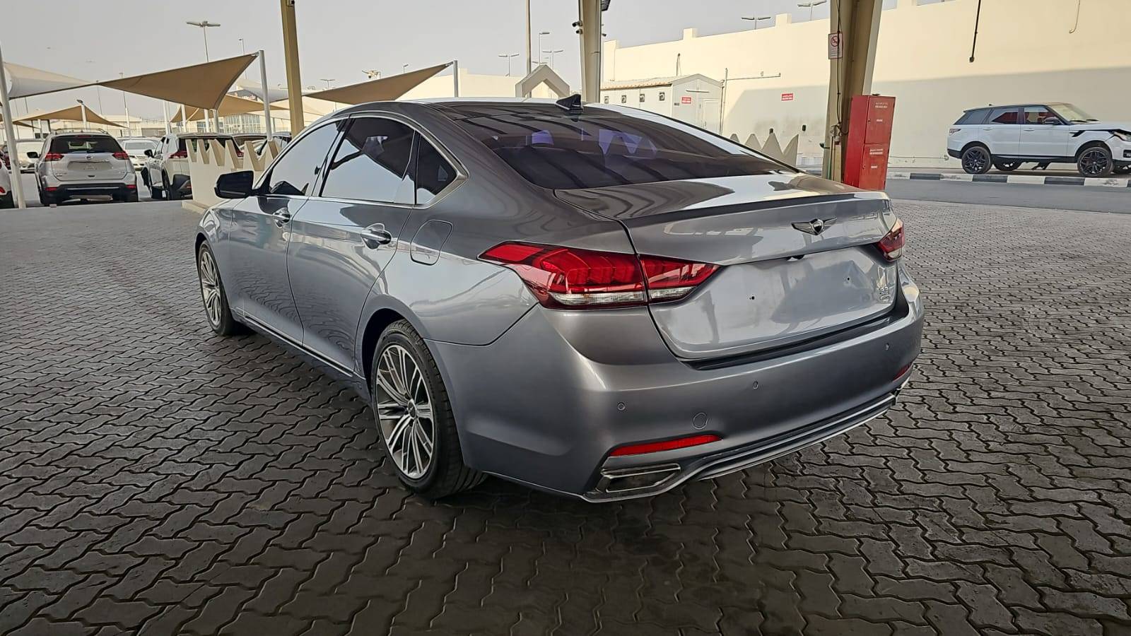 Genesis G80 2017 view 2