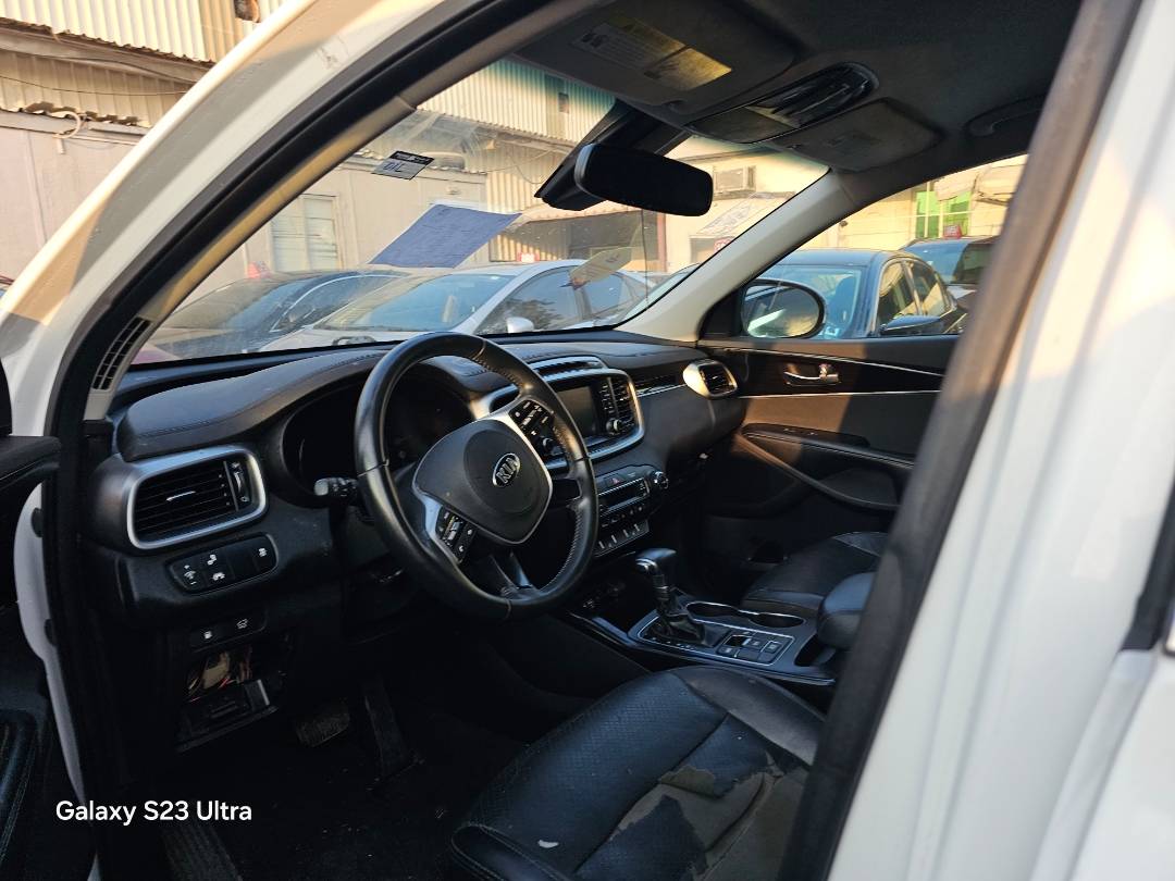 2019 KIA SORENTO — 140991 Miles — Lot 3212357 — Souq - Marhaba Auctions Used Cars - Image 8