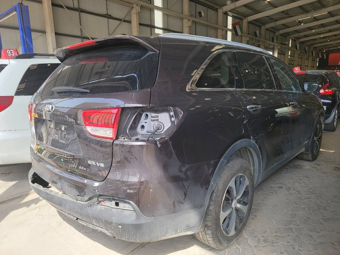 2018 KIA SORENTO — 208614 KM — Lot 353724 — Souq - Marhaba Auctions Used Cars - Image 5