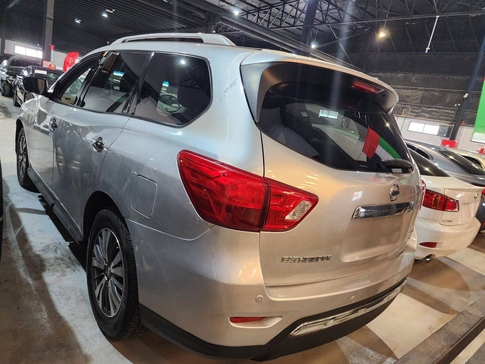 2017 NISSAN PATHFINDER — 126914 Miles — Lot 54009 — Al Quoz - Marhaba Auctions Used Cars - Image 6