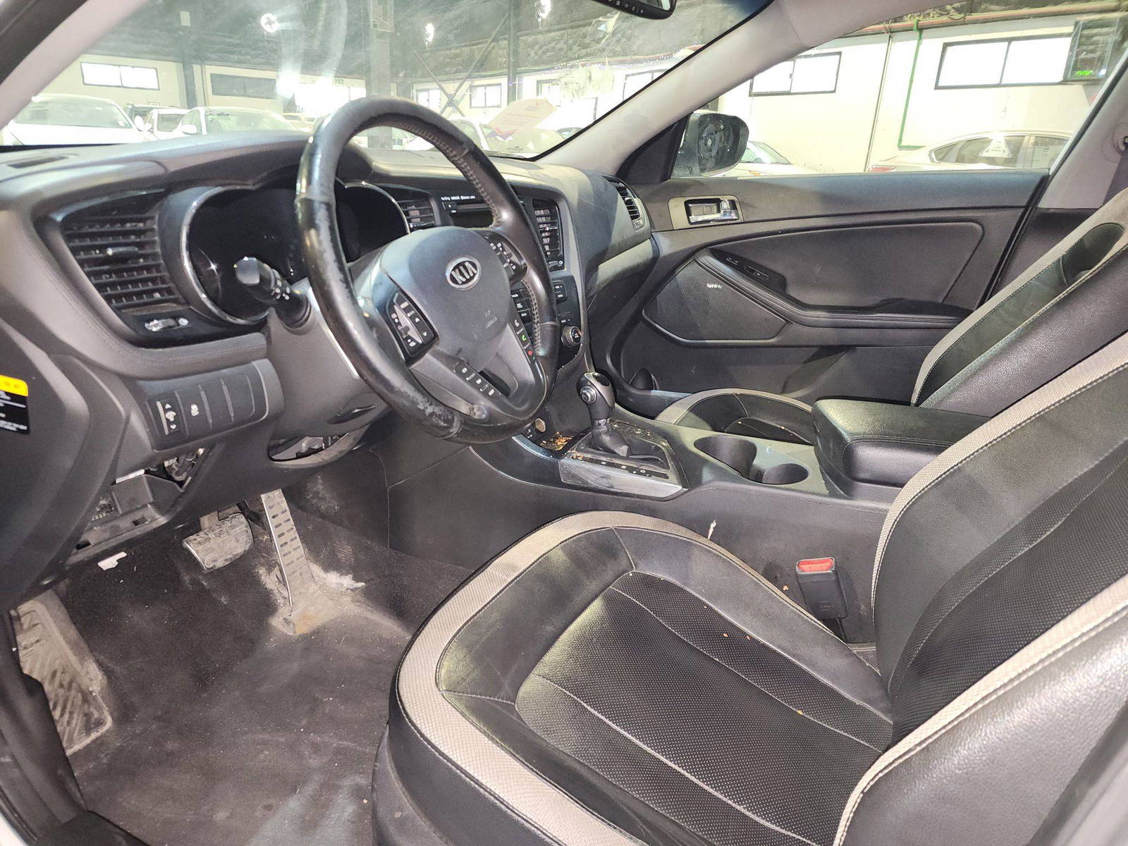2012 KIA OPTIMA — 216334 KM — Lot 12312289 — Al Quoz - Marhaba Auctions Used Cars - Image 9