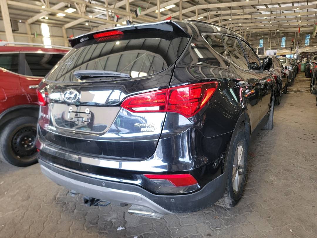 2017 HYUNDAI SANTA FE — 214984 KM — Lot HG432232 — Main - Marhaba Auctions Used Cars - Image 4