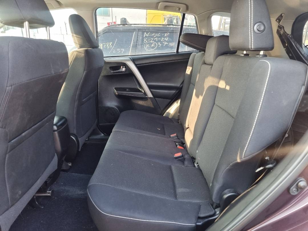 2018 TOYOTA RAV4 — 91142 Miles — Lot 124587 — Souq - Marhaba Auctions Used Cars - Image 6