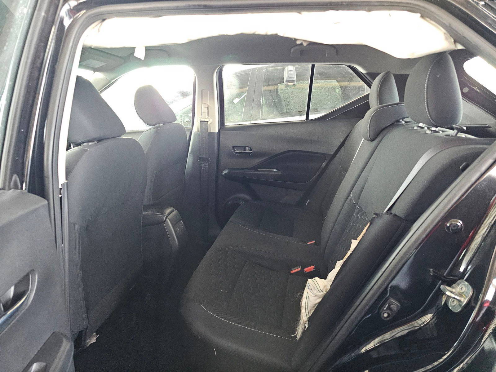 2021 NISSAN KICKS — 108905 Miles — Lot 6ML505100 — Souq - Marhaba Auctions Used Cars - Image 6