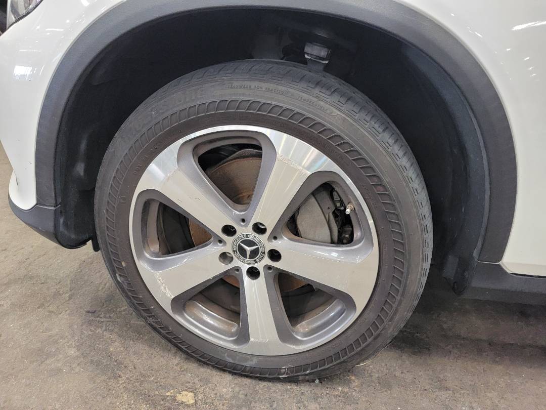 2019 MERCEDES BENZ GLC-300 — 89292 Miles — Lot KV127918 — Main - Marhaba Auctions Used Cars - Image 9