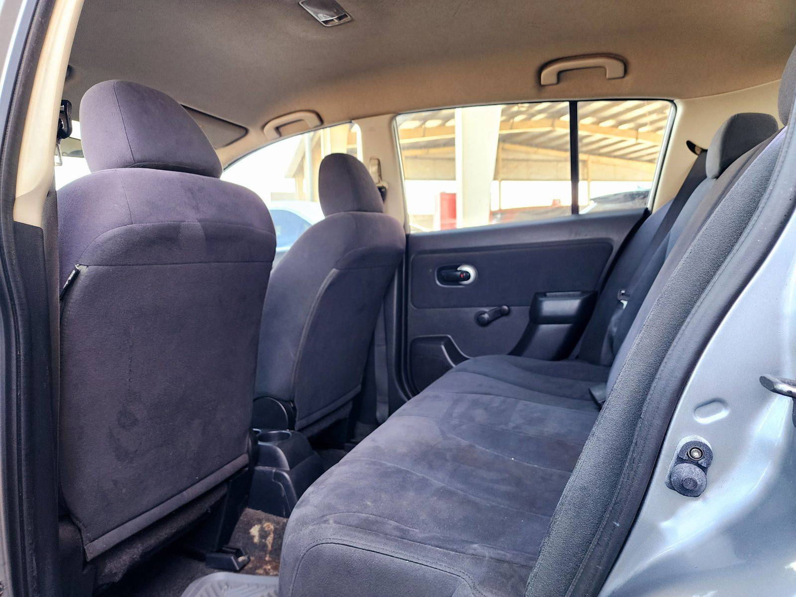 2009 NISSAN VERSA — 195468 Miles — Lot 76105 — Souq - Marhaba Auctions Used Cars - Image 6