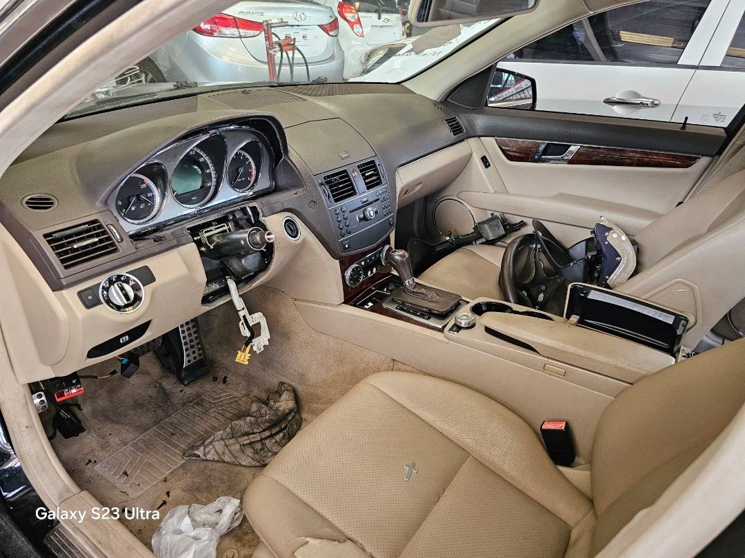 2011 MERCEDES BENZ C300 — 143683 Miles — Lot 1232133 — Main - Marhaba Auctions Used Cars - Image 7