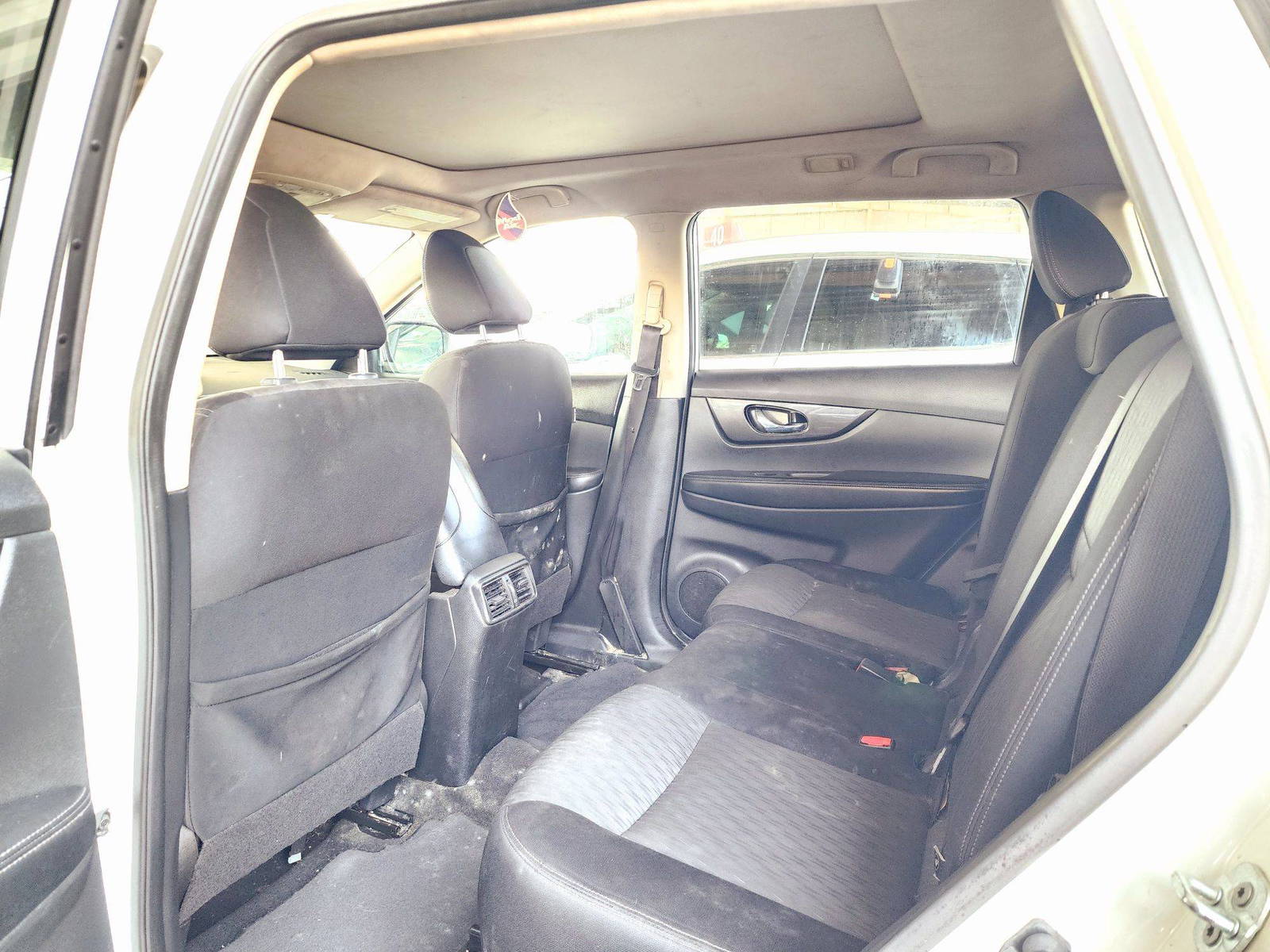 2018 NISSAN ROGUE — 152296 Miles — Lot W319952 — Souq - Marhaba Auctions Used Cars - Image 6